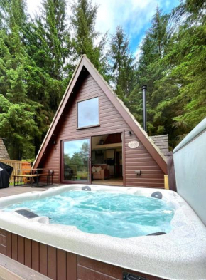 Bonnie Lodge-Lochside Location with Hot Tub